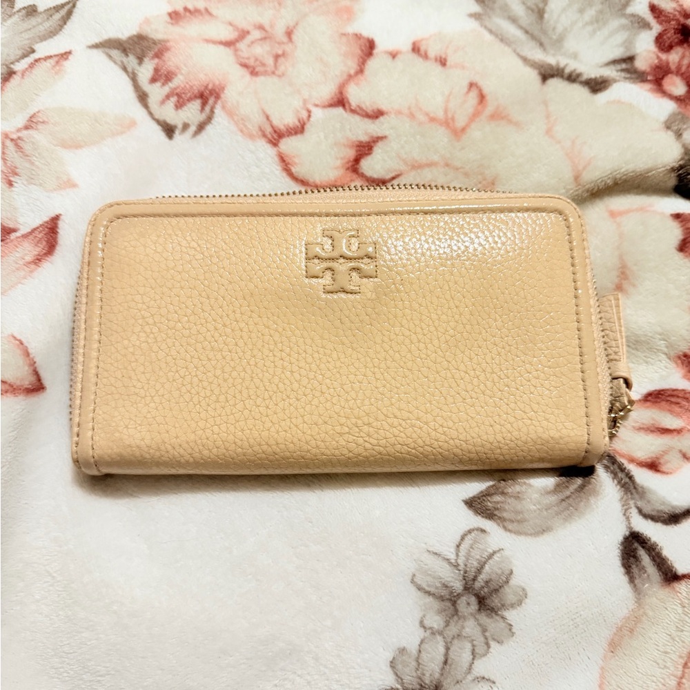 Tory Burch Light Tan Leather Wallet